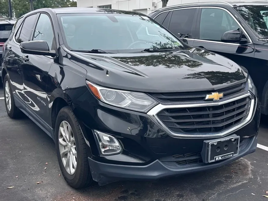 2018 Chevrolet Equinox LT photo 1