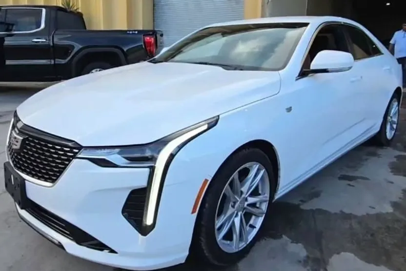 2024 Cadillac CT4 Luxury photo 1