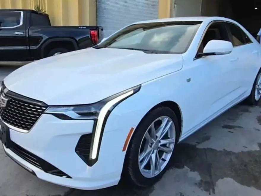 2024 Cadillac CT4 Luxury photo 1