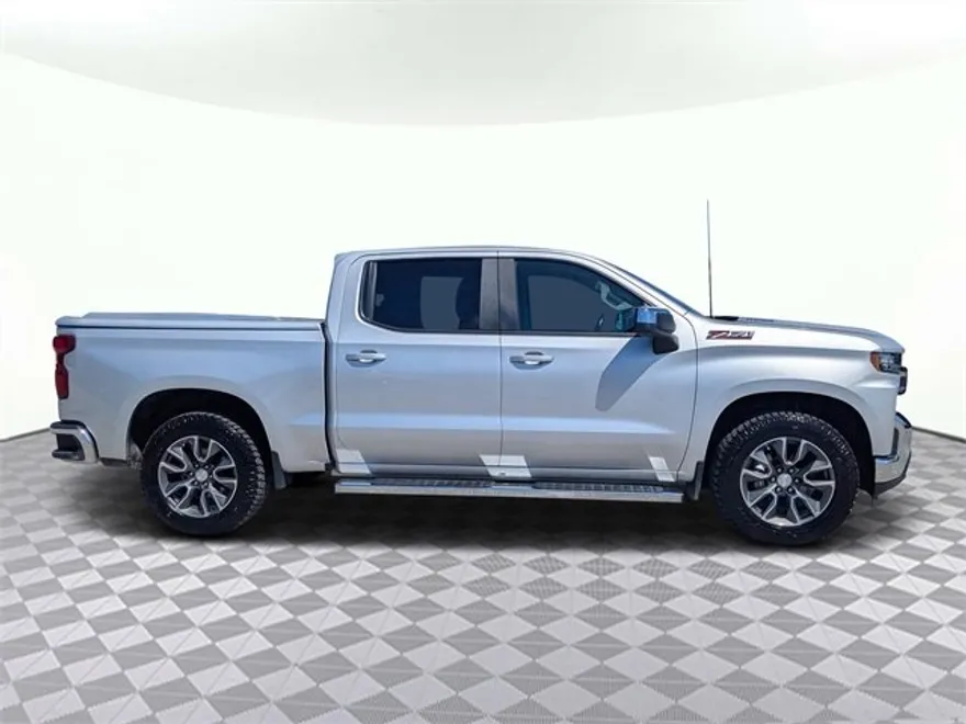 2020 Chevrolet Silverado 1500 LT photo 1