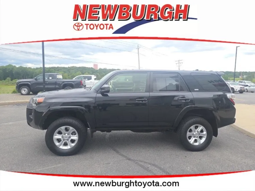 2018 Toyota 4Runner SR5 photo 1