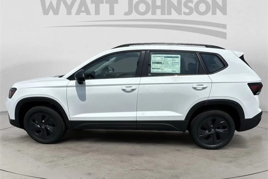 2025 Volkswagen Taos S photo 1