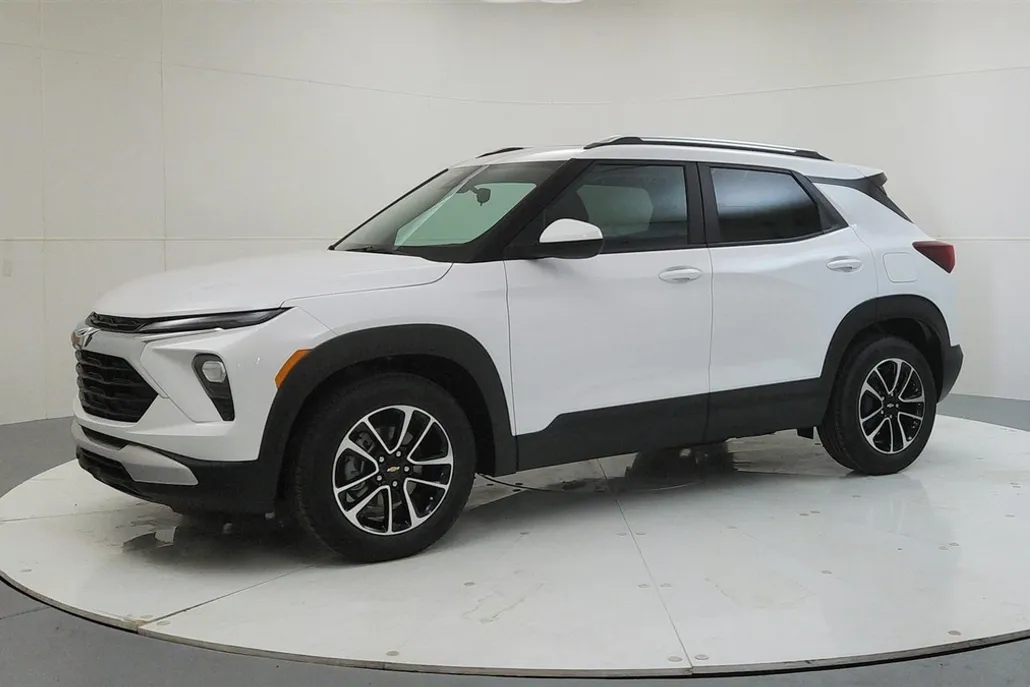 2026 Chevrolet Trailblazer LT photo 1