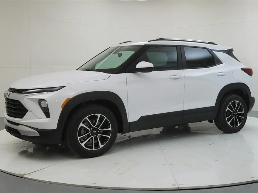 2026 Chevrolet Trailblazer LT photo 1