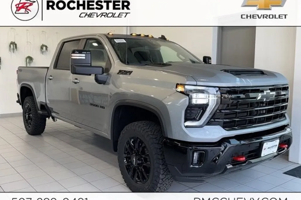 2025 Chevrolet Silverado 3500HD LT photo 1