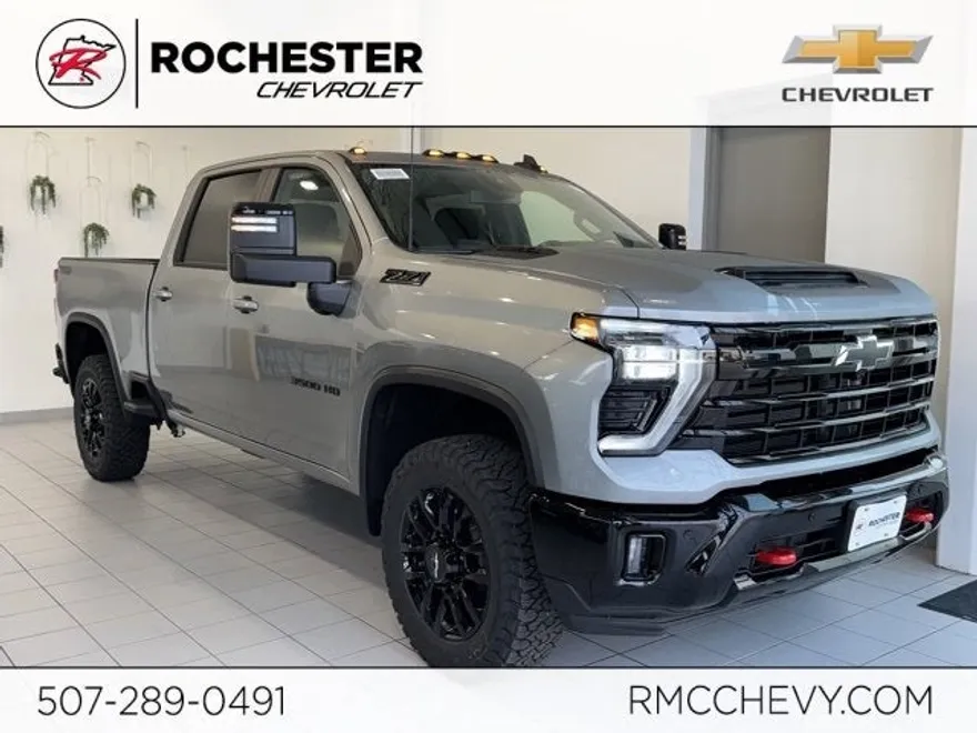 2025 Chevrolet Silverado 3500HD LT photo 1