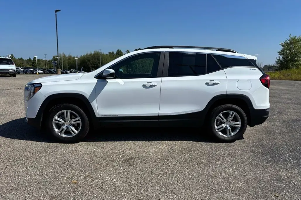 2023 Gmc Terrain SLE photo 1