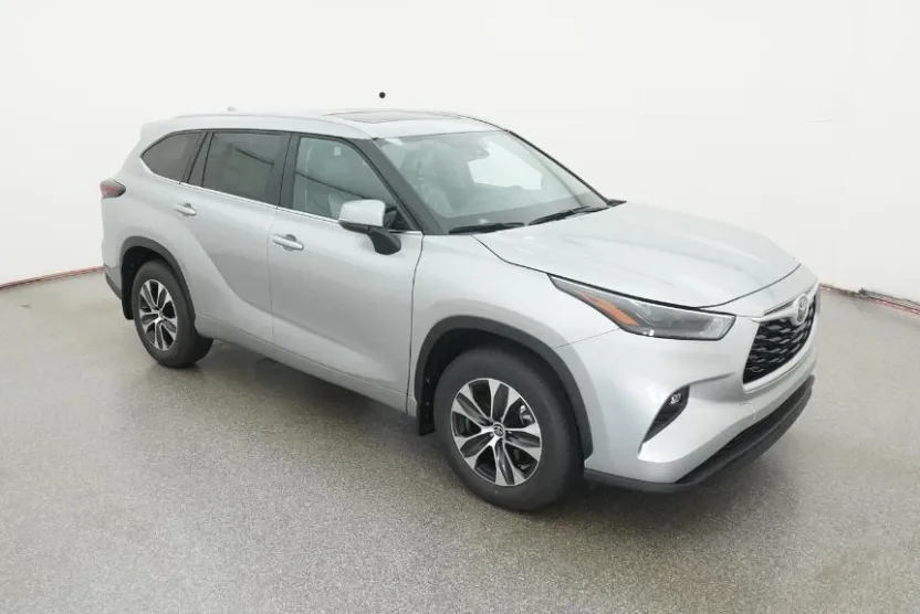 2025 Toyota Highlander XLE photo 1