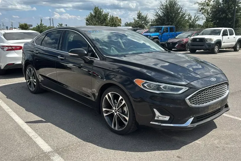 2019 Ford Fusion Titanium photo 1