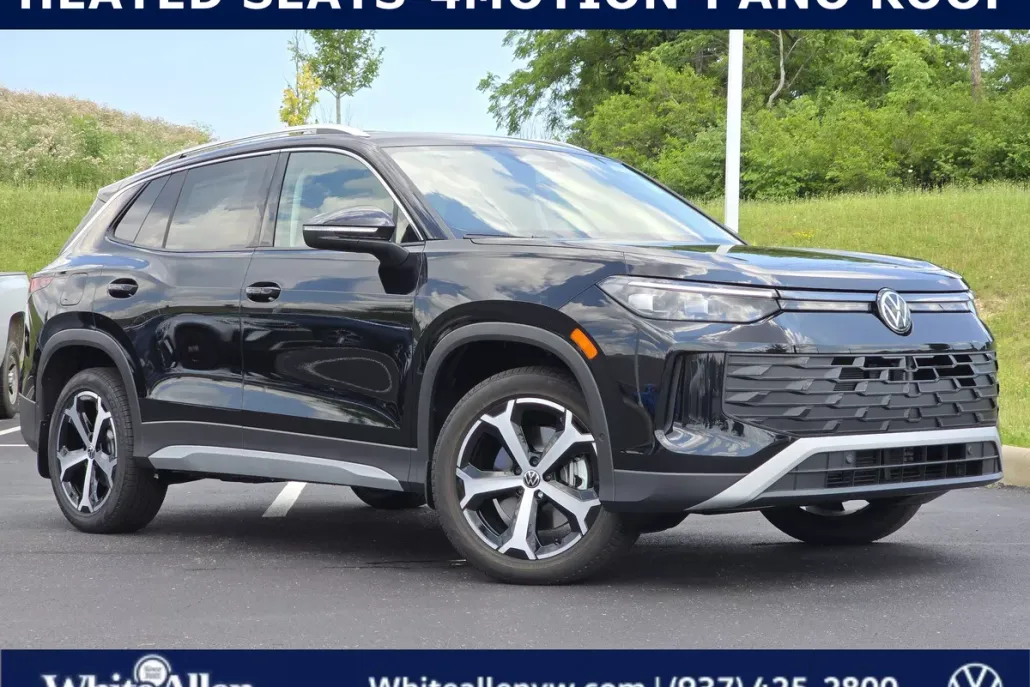 2025 Volkswagen Tiguan SE photo 1