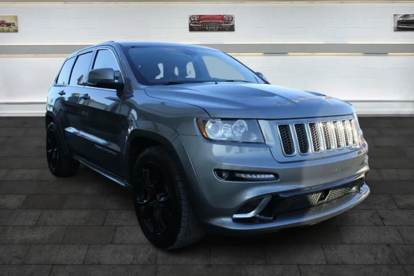 2013 Jeep Grand Cherokee SRT8 photo 1