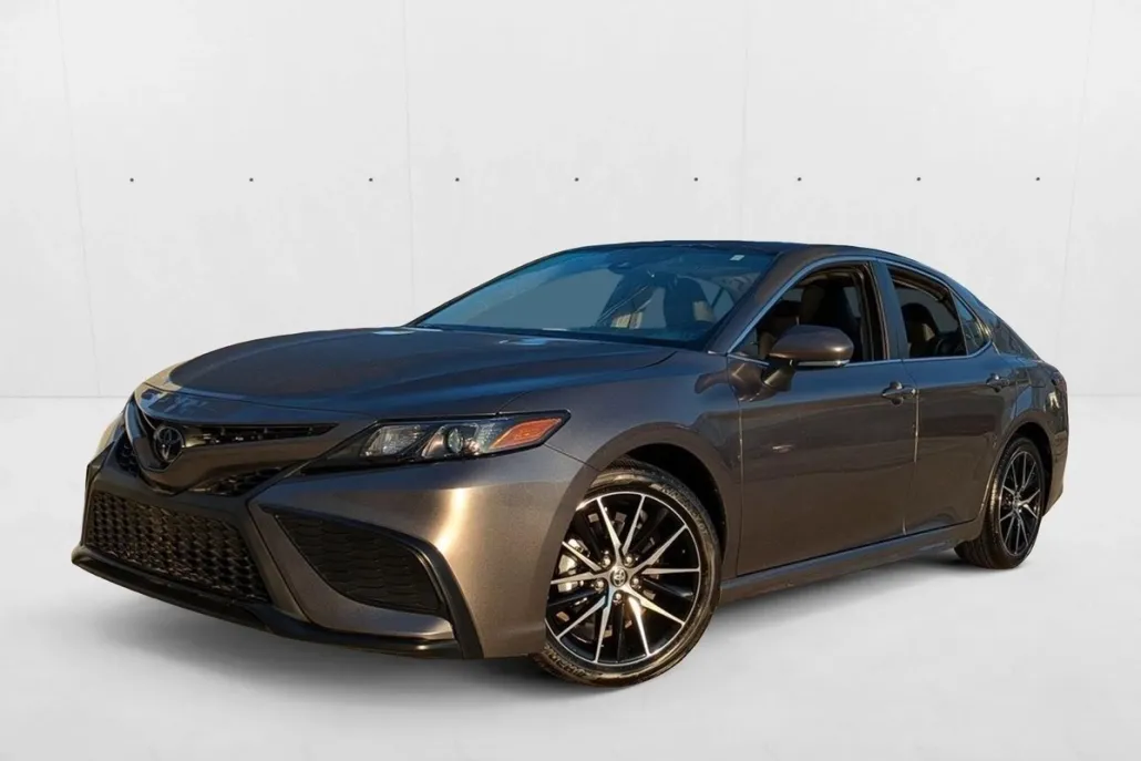 2024 Toyota Camry SE photo 1