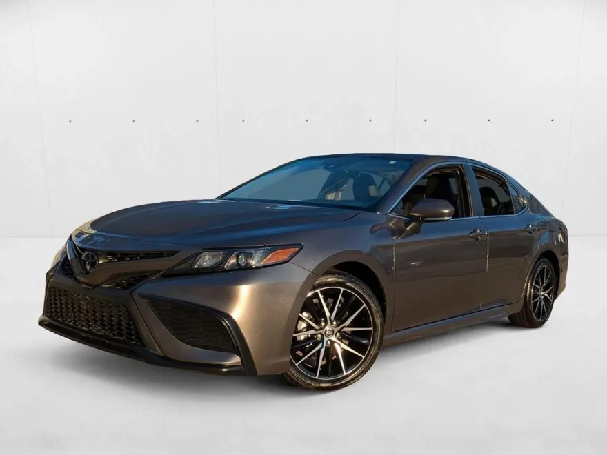 2024 Toyota Camry SE photo 1