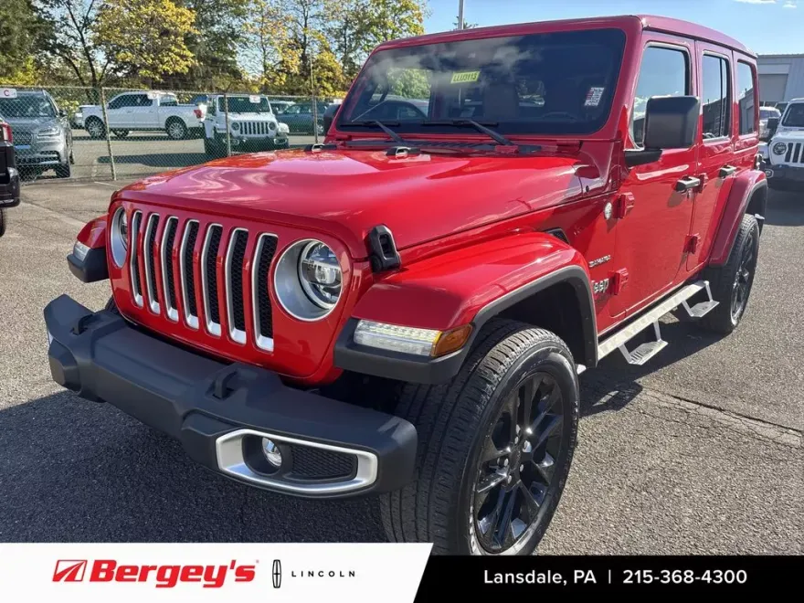 2022 Jeep Wrangler Unlimited Sahara photo 1