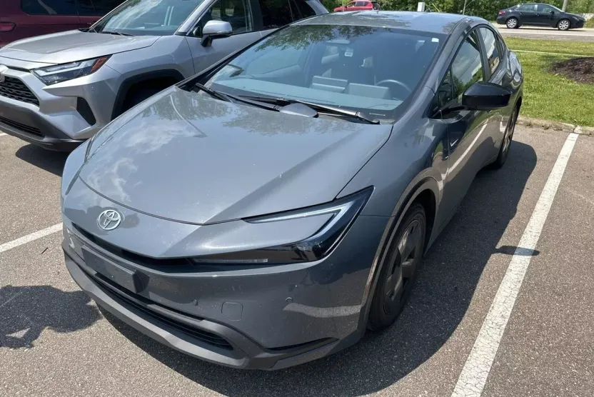 2024 Toyota Prius LE photo 1