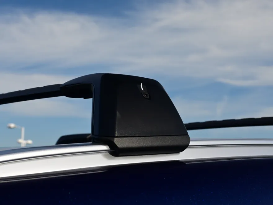 2026 Nissan Kicks SR photo 1