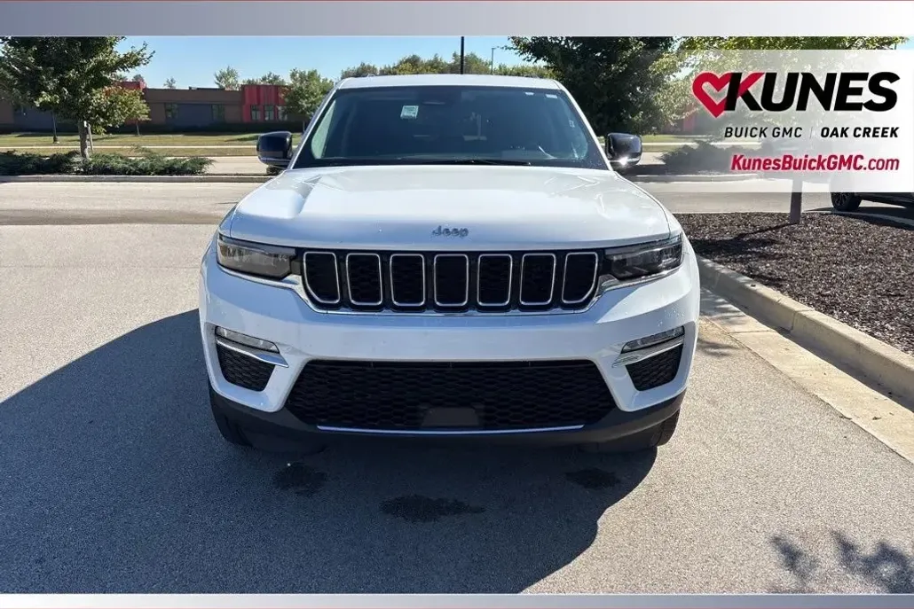 2023 Jeep Grand Cherokee Limited photo 1