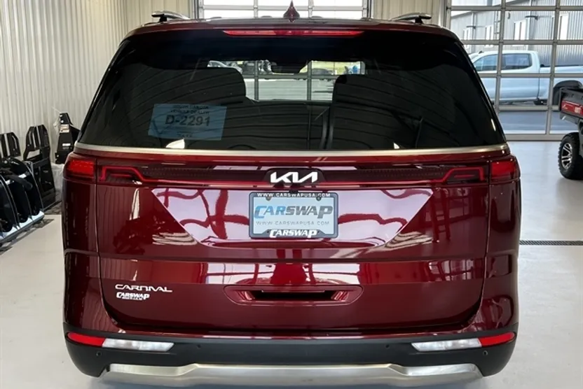 2024 Kia Carnival SX Prestige photo 1