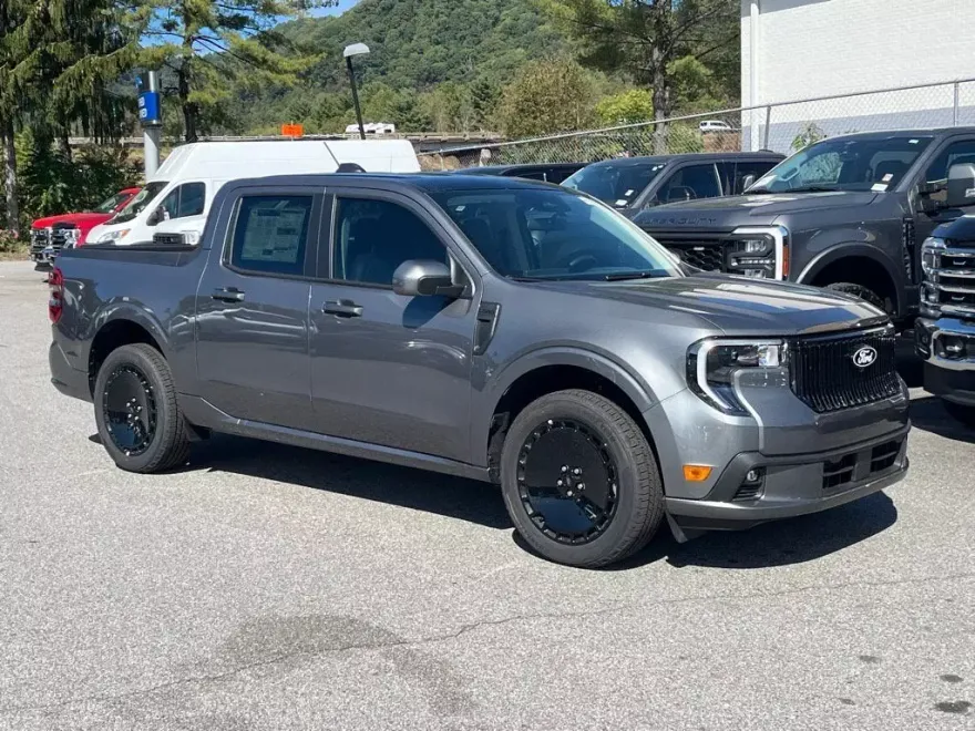 2025 Ford Maverick photo 1