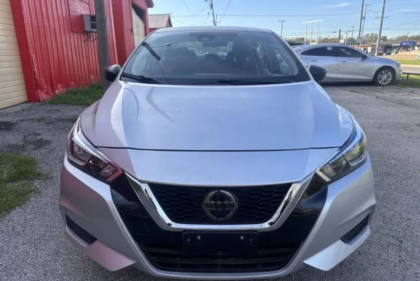 2020 Nissan Versa S photo 1