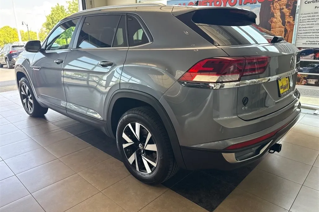 2023 Volkswagen Atlas Cross Sport SE photo 1