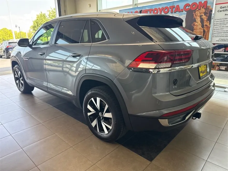 2023 Volkswagen Atlas Cross Sport SE photo 1