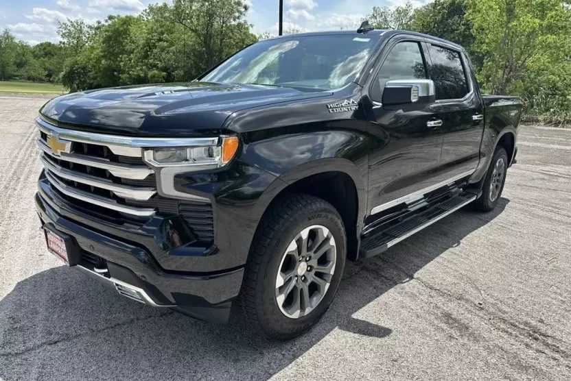 2025 Chevrolet Silverado 1500 High Country photo 1
