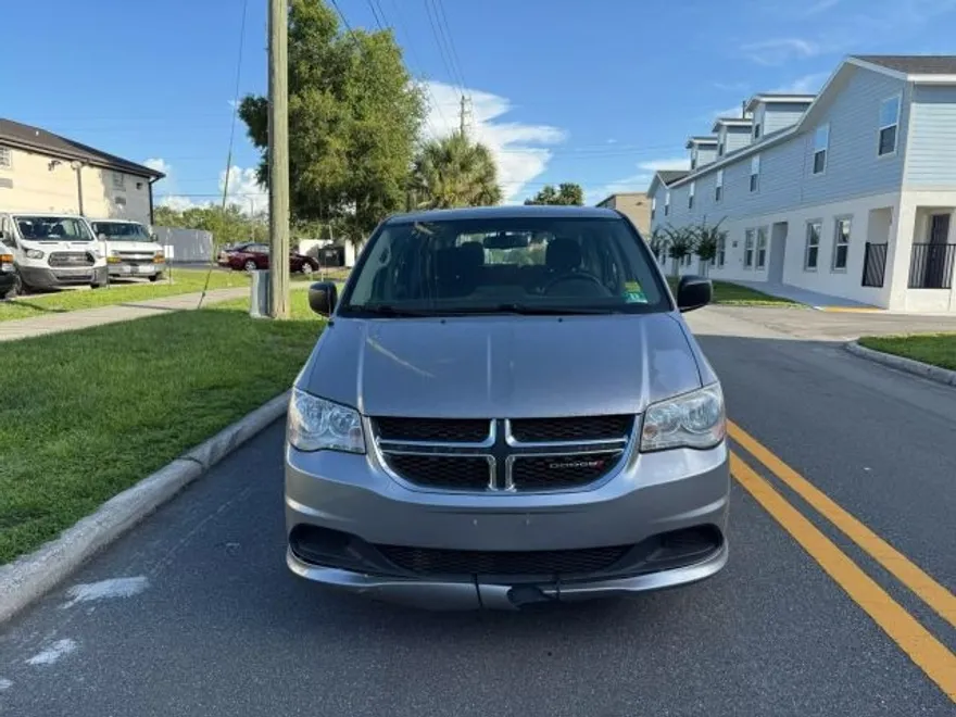 2016 Dodge Grand Caravan SE photo 1