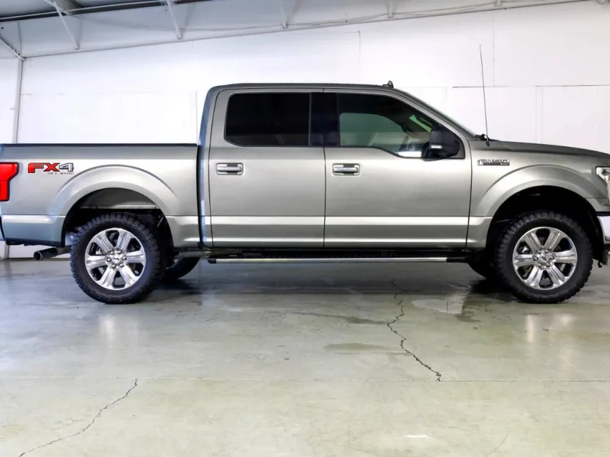 2019 Ford F-150 XLT photo 1