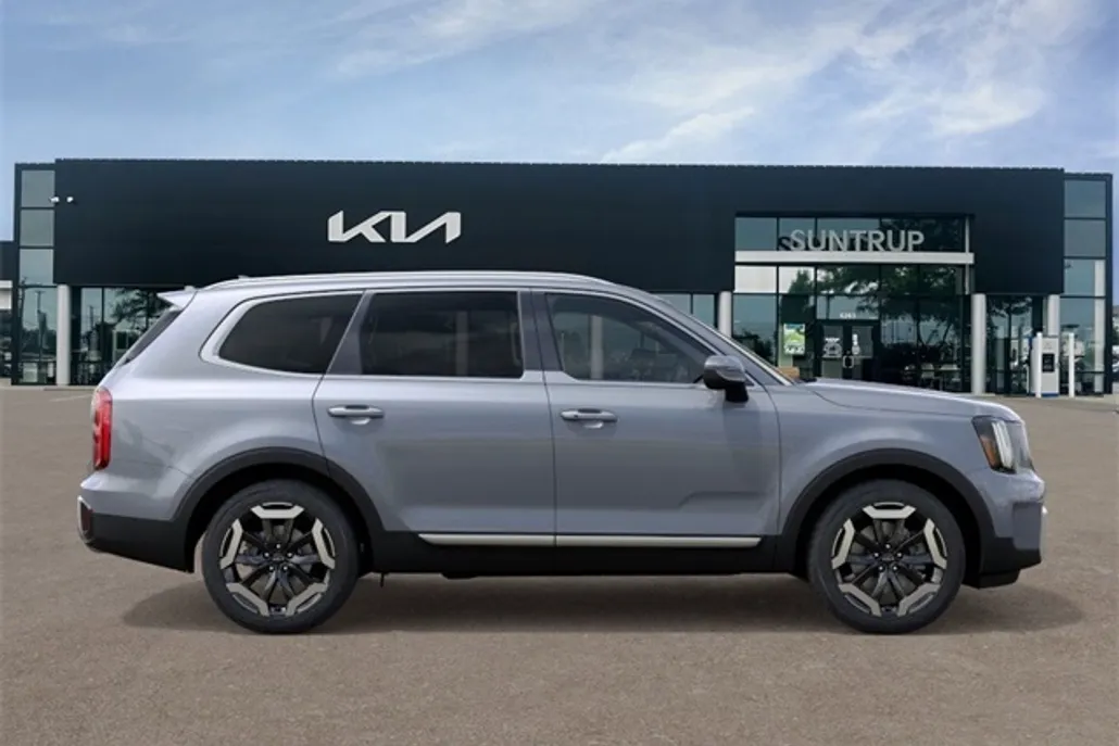 2025 Kia Telluride S photo 1