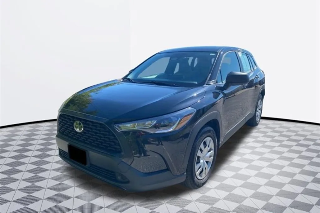 2023 Toyota Corolla Cross L photo 1