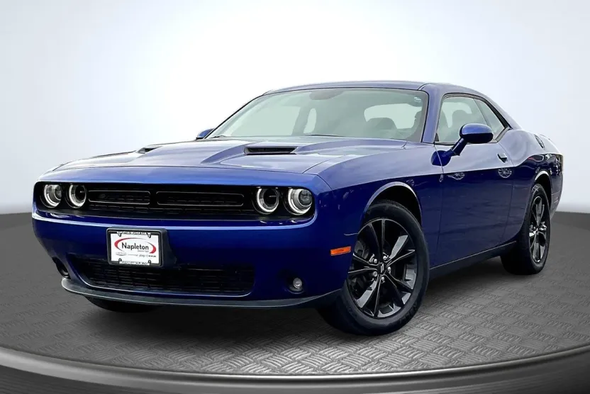 2020 Dodge Challenger SXT AWD photo 1