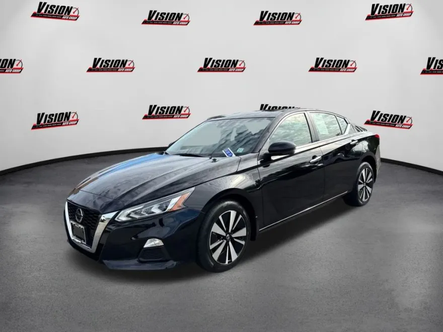 2022 Nissan Altima 2.5 SV photo 1