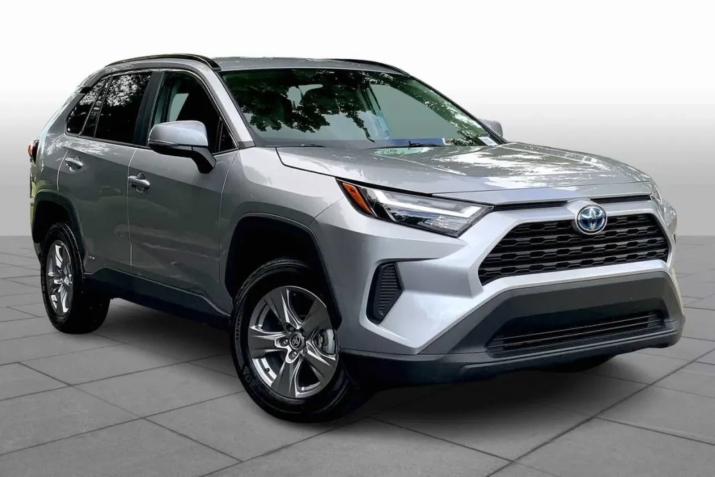 2024 Toyota RAV4 Hybrid XLE photo 1