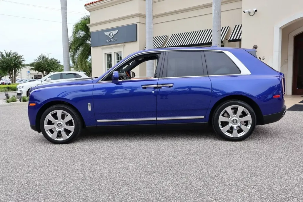 2024 Rolls Royce Cullinan photo 1