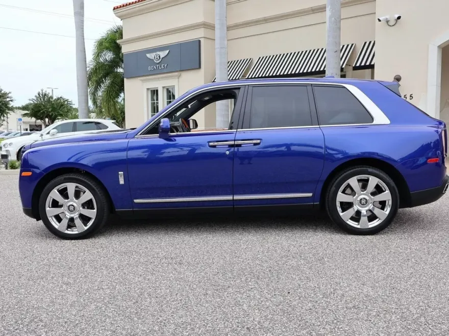 2024 Rolls Royce Cullinan photo 1