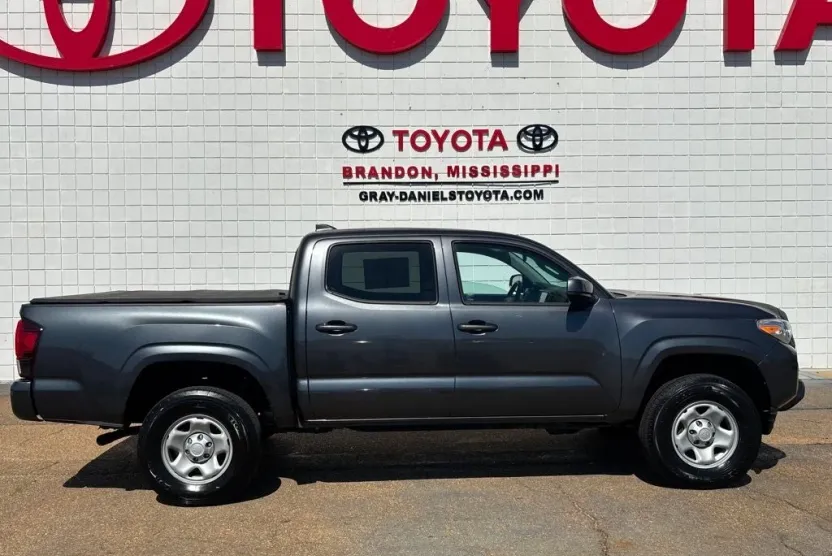 2021 Toyota Tacoma SR V6 photo 1