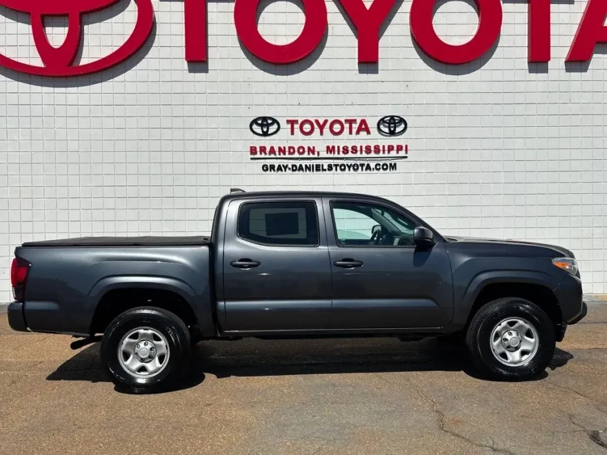 2021 Toyota Tacoma SR V6 photo 1