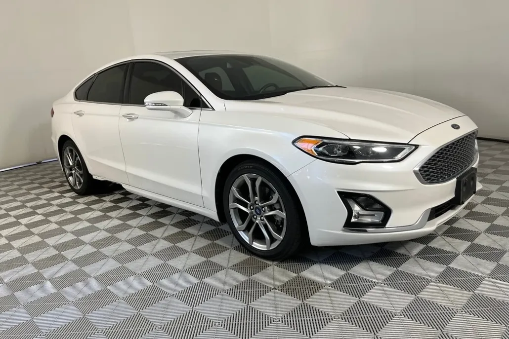 2020 Ford Fusion Hybrid Titanium photo 1