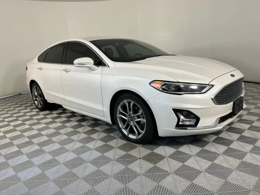 2020 Ford Fusion Hybrid Titanium photo 1