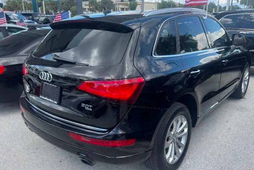 2015 Audi Q5 2.0T Premium photo 1