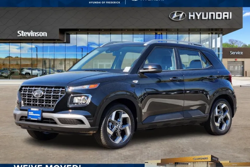 2025 Hyundai Venue SEL photo 1
