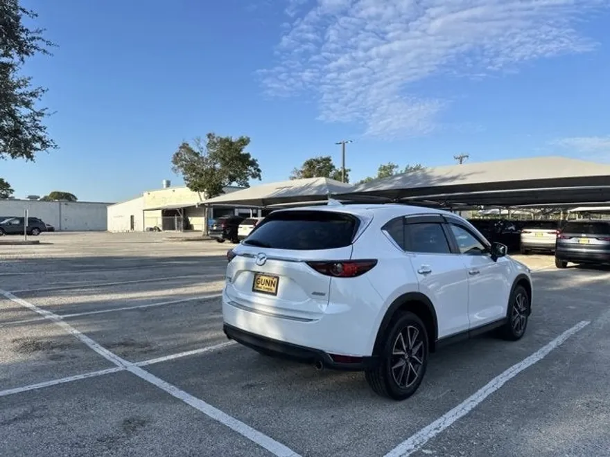 2018 Mazda CX-5 Touring photo 1