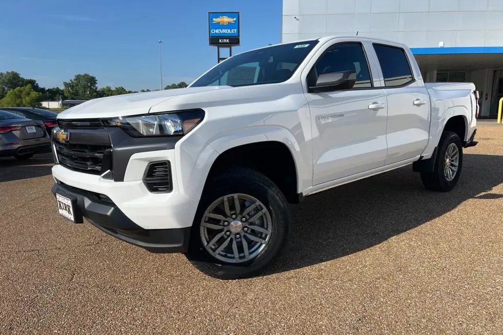 2026 Chevrolet Colorado LT photo 1