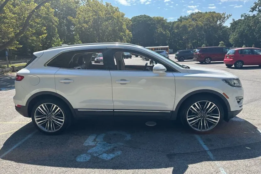 2015 Lincoln MKC Base photo 1