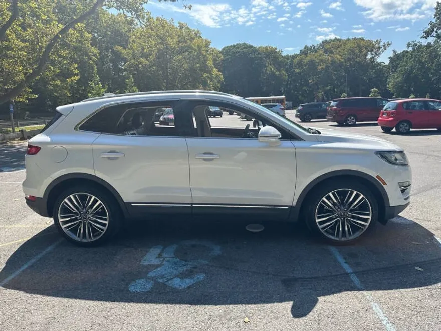 2015 Lincoln MKC Base photo 1
