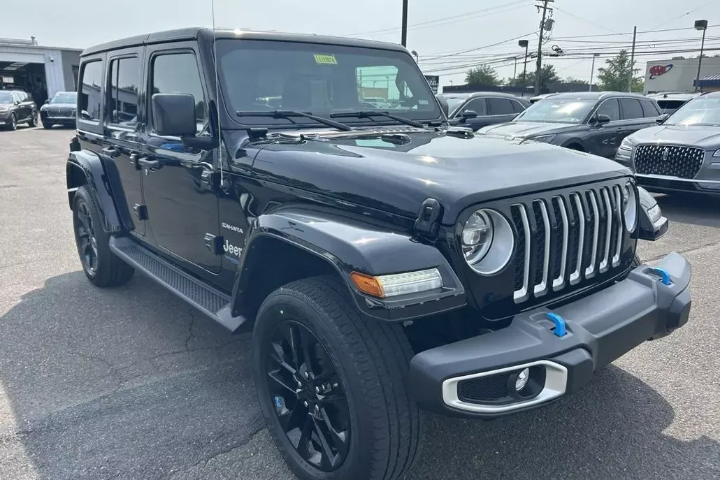 2022 Jeep Wrangler Unlimited Sahara 4xe photo 1