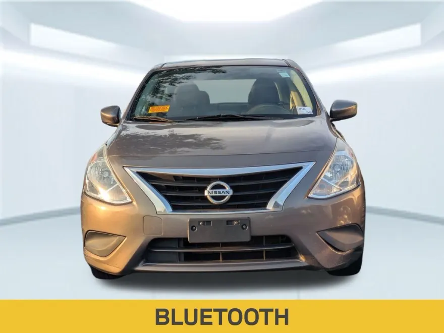 2016 Nissan Versa 1.6 SV photo 1