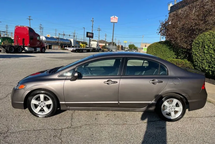 2010 Honda Civic photo 1
