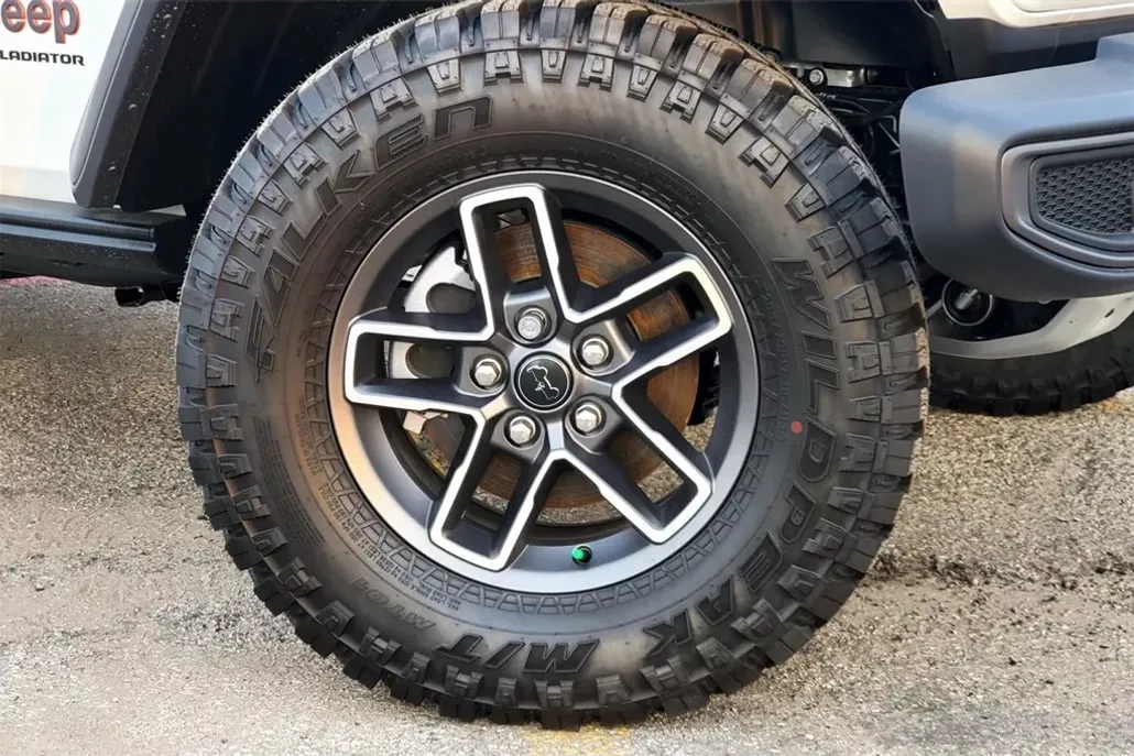 2025 Jeep Gladiator Mojave photo 1